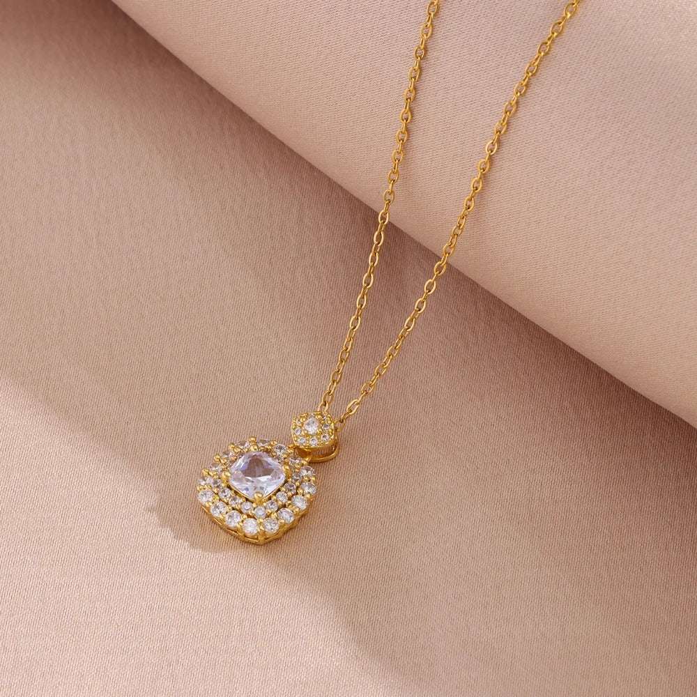 CONJUNTO ZIRCÔNIAS CRAVEJADAS BANHADO EM OURO 18K - CONJ357