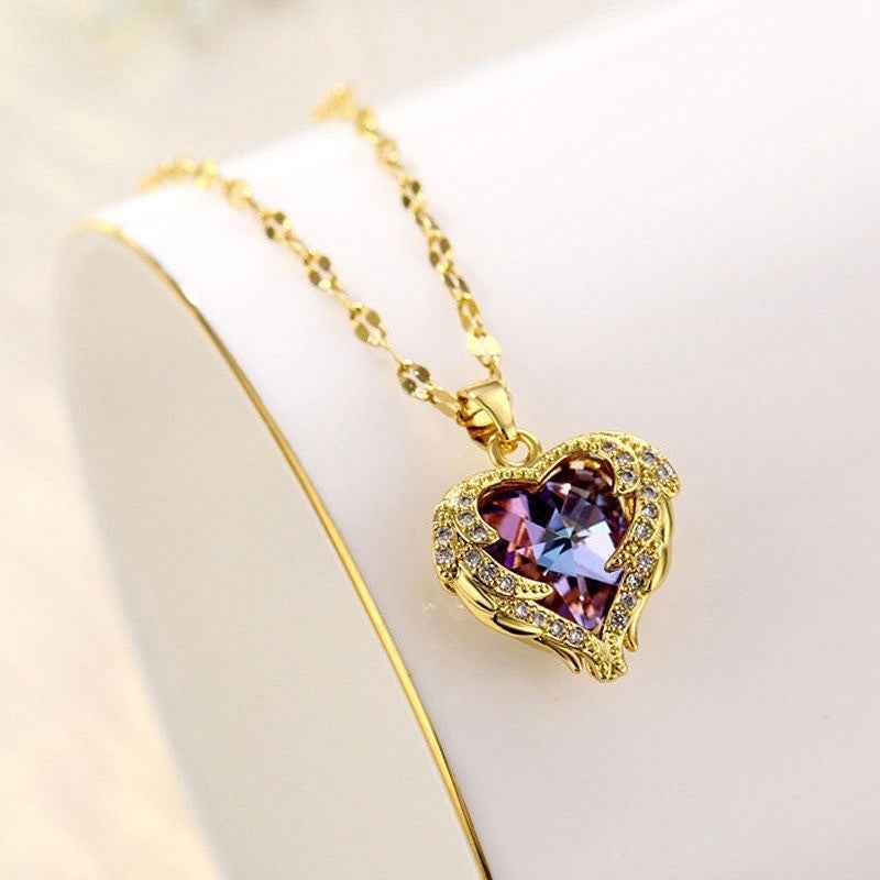 COLAR CORAÇÃO CRISTAL BANHADO EM OURO 18K - GARG872