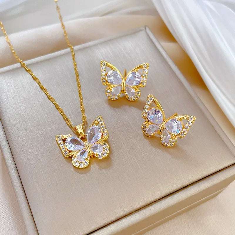 CONJUNTO BORBOLETAS CRAVEJADAS BANHADO EM OURO 18K - CONJ32