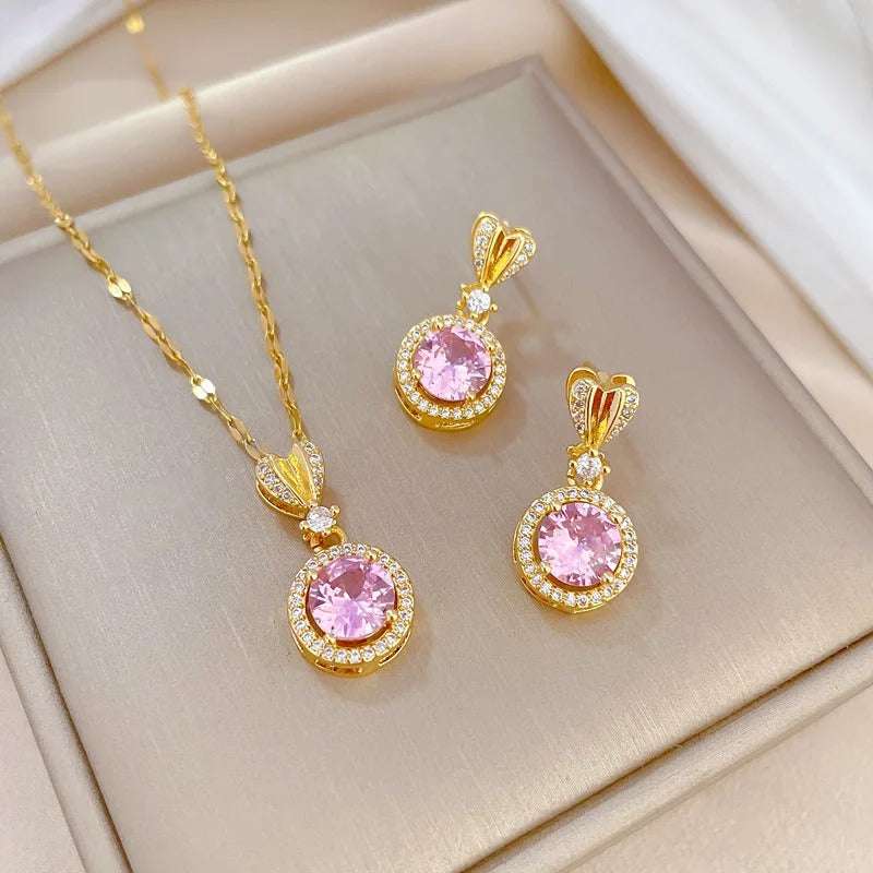 CONJUNTO CRISTAIS ROSA CRAVEJADOS BANHADO EM OURO 18K - CONJ180