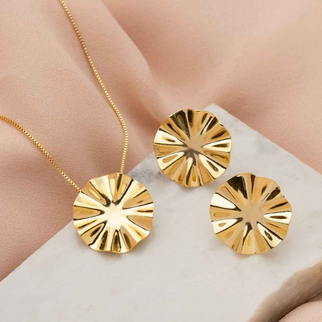 CONJUNTO FLOR BANHADO EM OURO 18K - CONJ803
