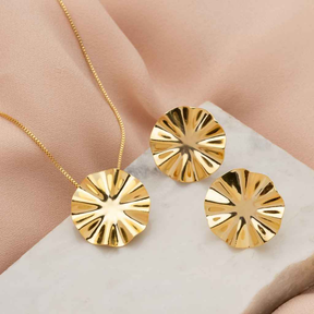CONJUNTO FLOR BANHADO EM OURO 18K - CONJ803