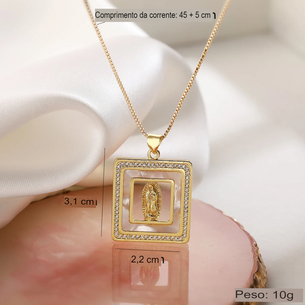 COLAR MADREPÉROLA NOSSA SENHORA BANHADO EM OURO 18K - GARGSI505