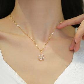 CONJUNTO FLOR DE CRISTAIS BANHADO EM OURO 18K - CONJ162