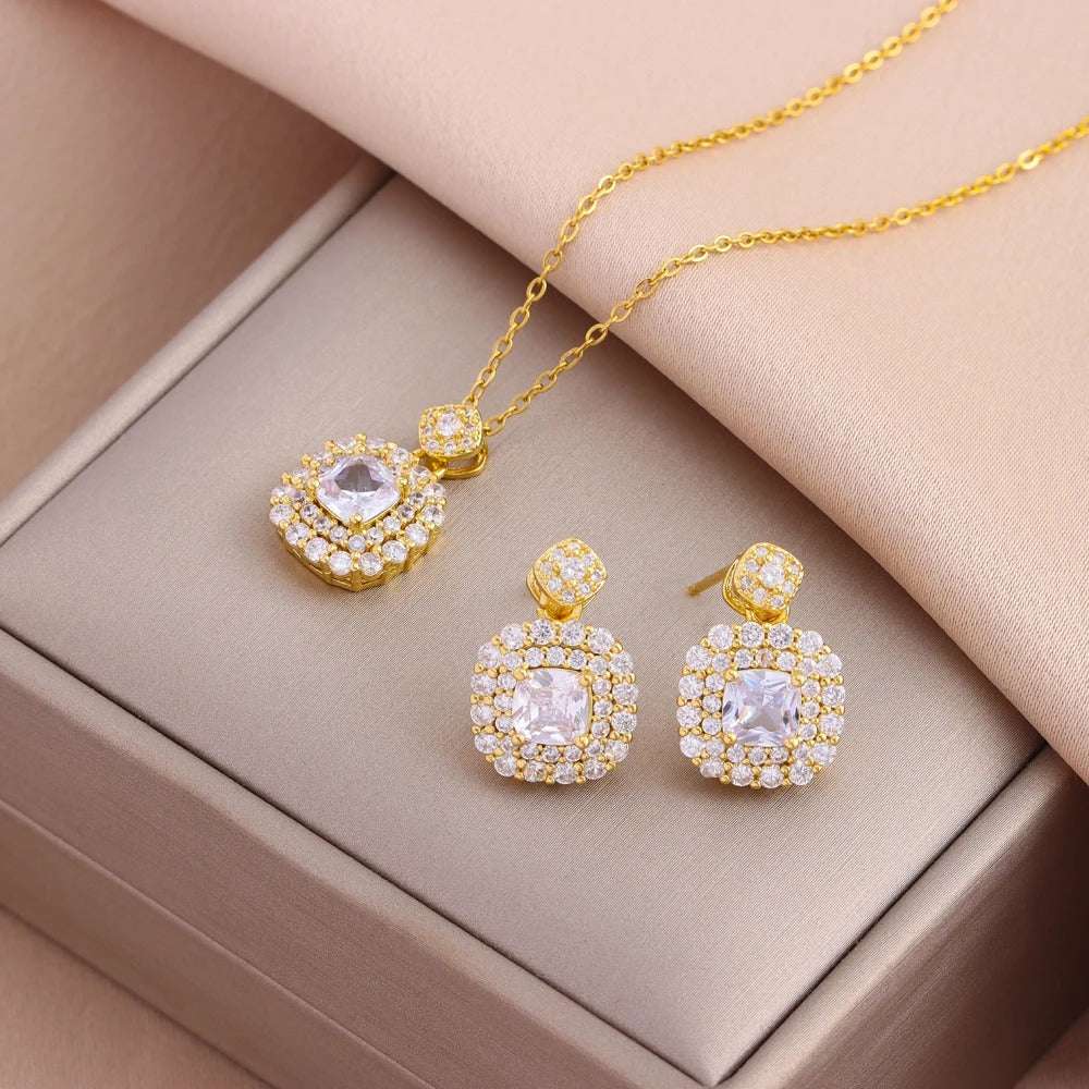 CONJUNTO ZIRCÔNIAS CRAVEJADAS BANHADO EM OURO 18K - CONJ357