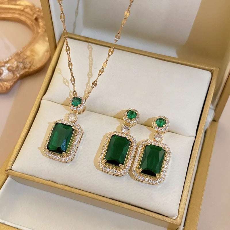 CONJUNTO ESMERALDAS CRAVEJADAS BANHADO EM OURO 18K - CONJ359
