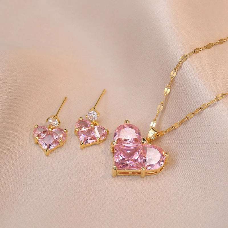 CONJUNTO CORAÇÃO ROSA BANHADO EM OURO 18K - CONJ489