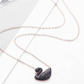 COLAR CISNE NEGRO BANHADO EM OURO 18K - GARGSI134