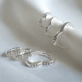 BRINCO TRIO CORAÇÕES CRAVEJADOS PRATA 925 - BRP025